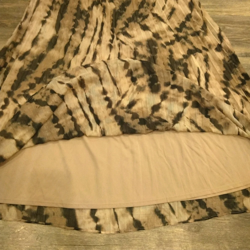 Vera Wang Pleated Midi Skirt - Picture 7 of 8